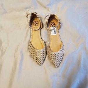 Women's flats